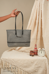 Gray Go Koodai - SARAS