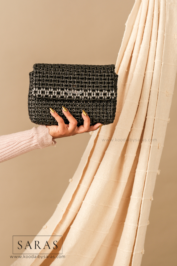 Black Clutch Koodai